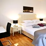 Magnolia Luxury Split